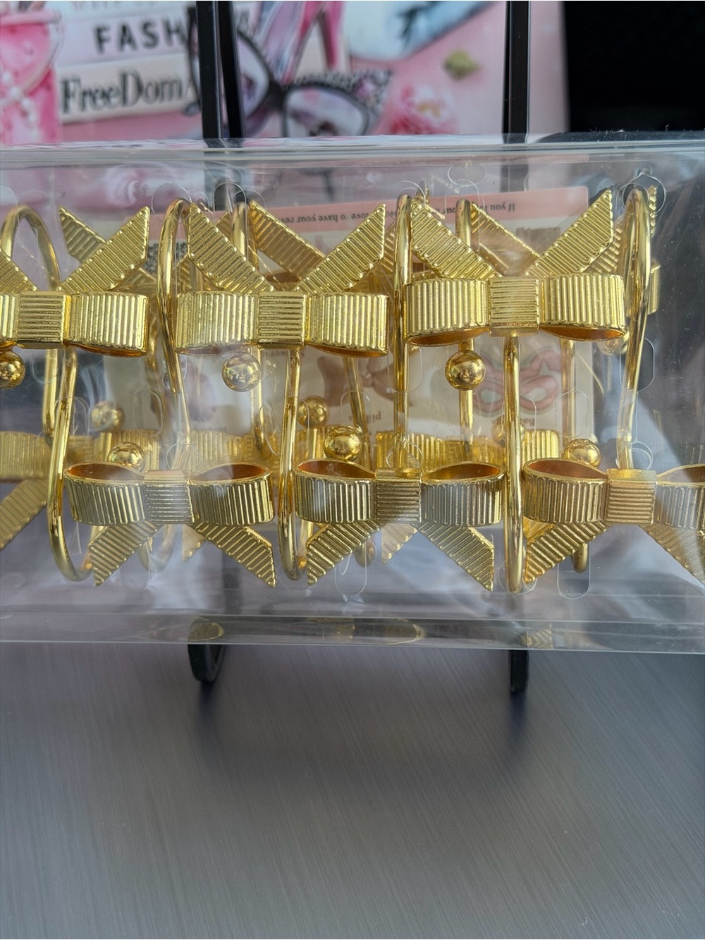 Gold Bow Hooks - Premium Bath Accessory - Picture 3 of 3